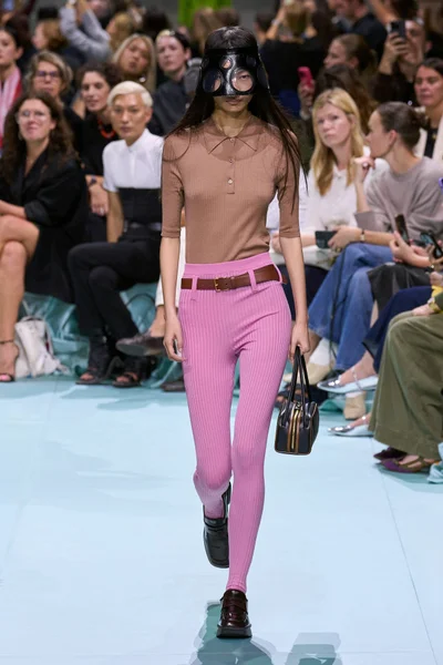 Look 4